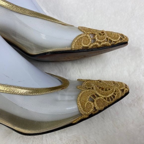 Stuart Weitzman Vintage Gold Lace Floral Embroidery Mesh Pumps Heels, size‎ 6W - Picture 5 of 8